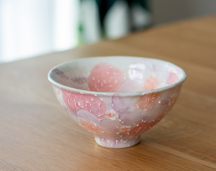 飯碗　釉彩紅花