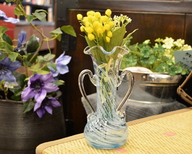琉球ガラス　フリル花瓶