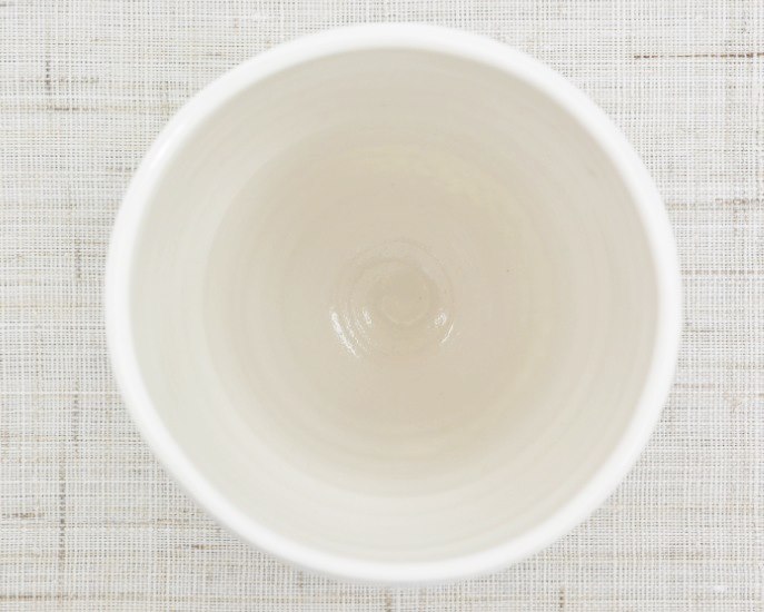 中村かおり作　　つぼみカップ　緑の丘　内側は真っ白　色んな飲み物にお使い頂けます