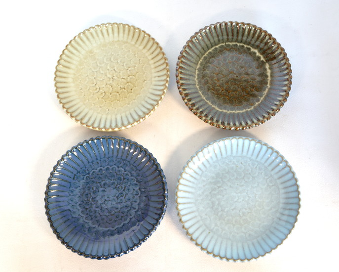 前野智博(ちひろ窯)作　輪花皿　4種類