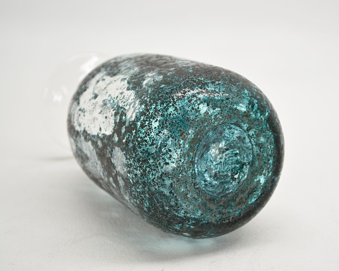 源河源吉琉球ガラス工房作の琉球ガラス　徳利　サンゴシリーズです。底の部分の画像です。