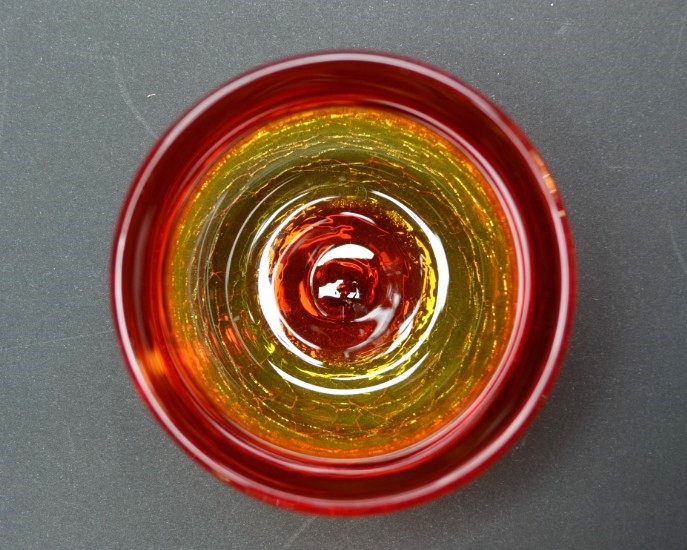 琉球ガラス王国工房作　琉球ガラス　冷茶グラス　赤　内側