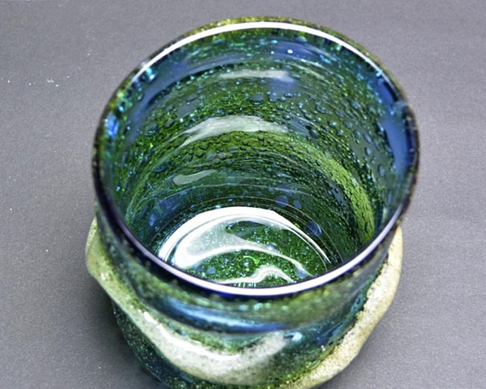 稲嶺盛一郎作(琉球ガラス工房　絆)　琉球ガラス　ロックグラス　緑泡　内側