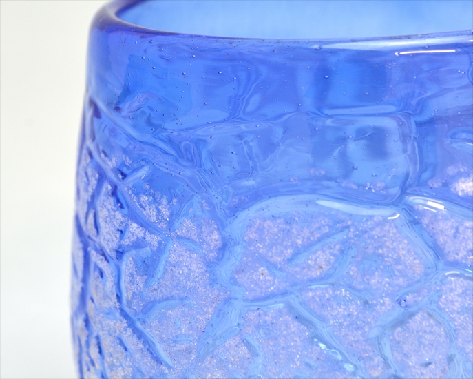 稲嶺盛一郎作(琉球ガラス工房　絆)　アイスカットタルグラス　青　側面アップ