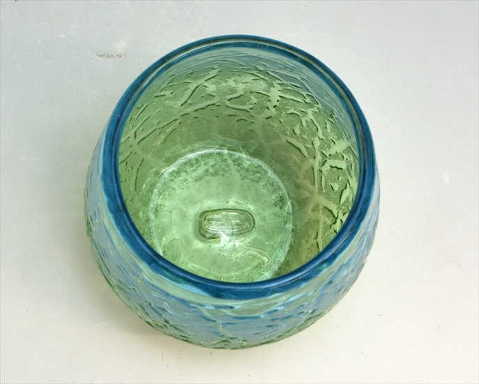 稲嶺盛一郎作(琉球ガラス工房　絆)　アイスカットタルグラス　水/緑　上から
