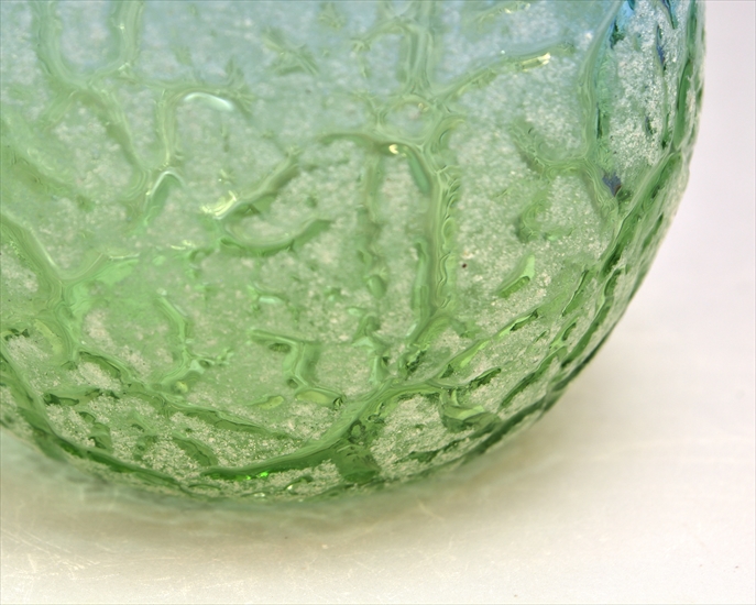 稲嶺盛一郎作(琉球ガラス工房　絆)　アイスカットタルグラス　水/緑　側面アップ